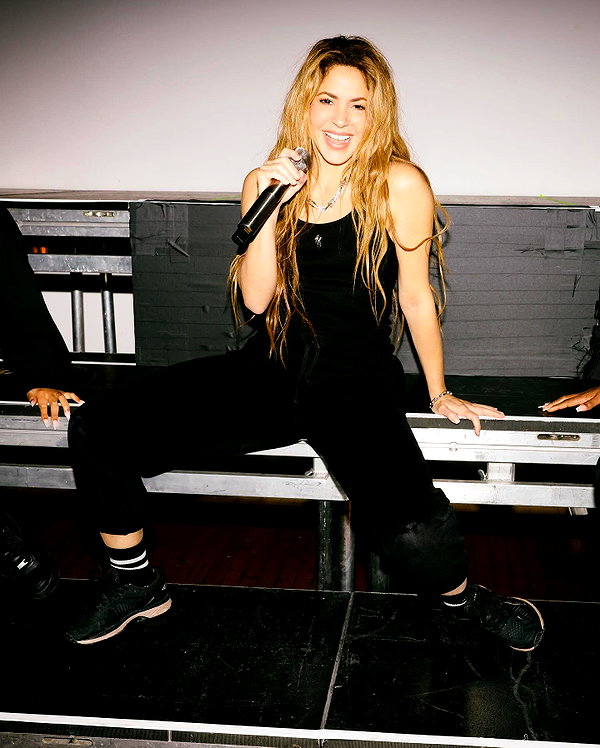 shakira instagram image archive image