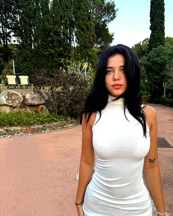 vanessa.rhd instagram image archive image