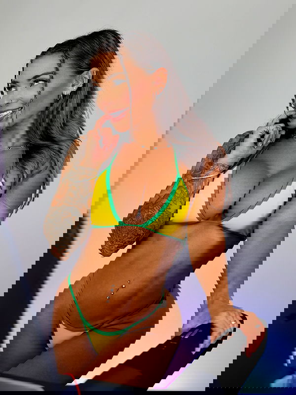 itshayleydavies itshayleydavies archive image