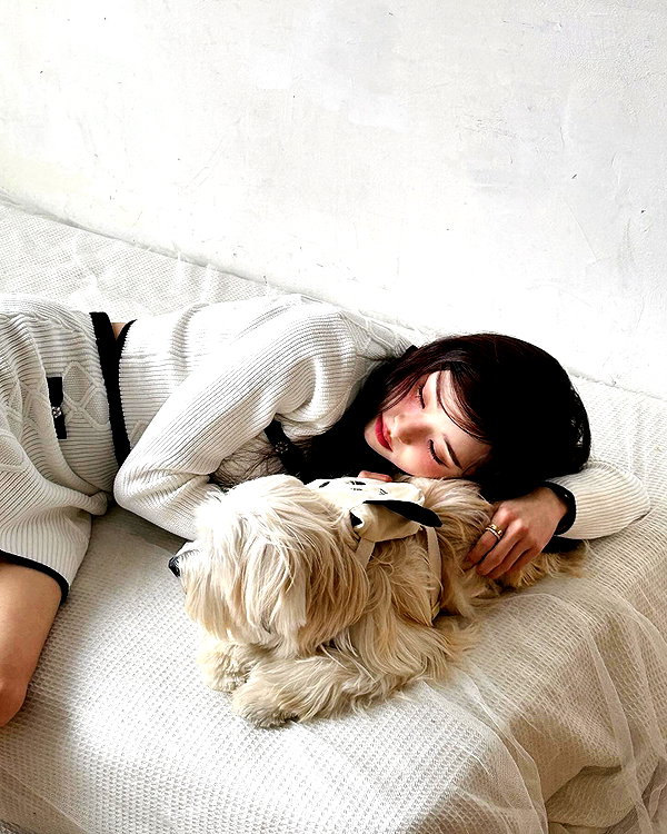 dear.zia instagram image archive image