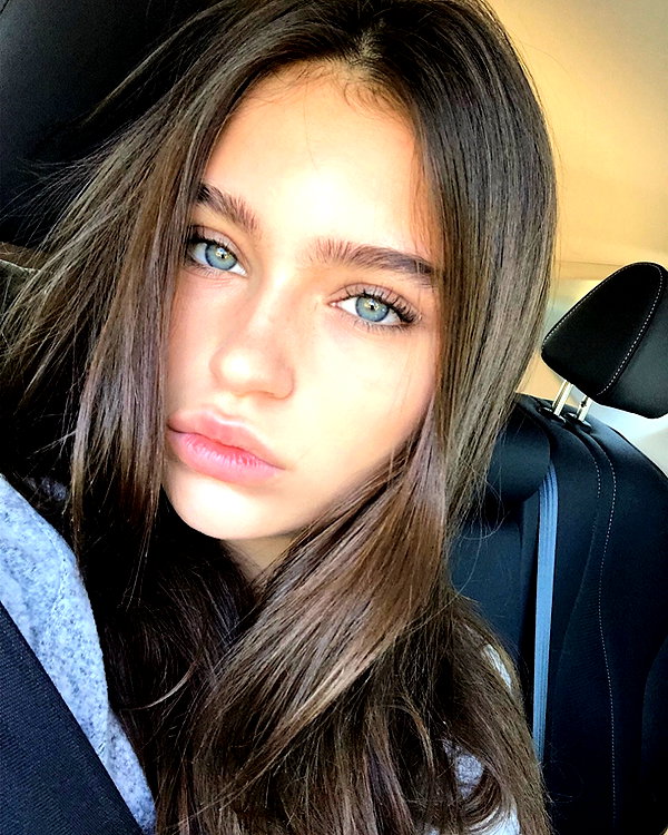baddiesessence instagram image archive image