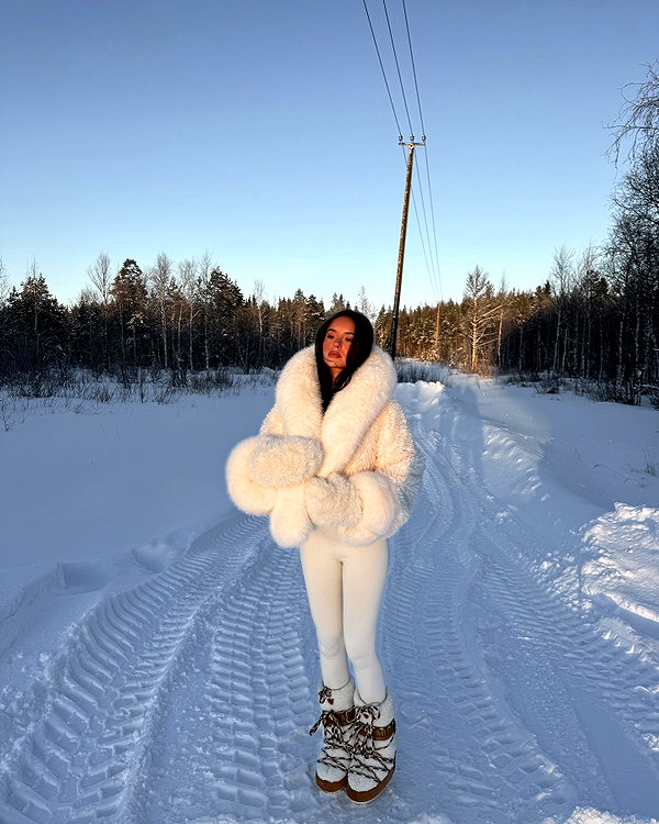 zoeliss instagram image archive image