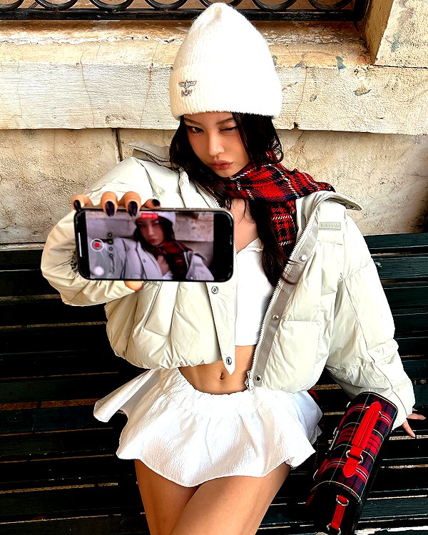 ll.lu1s instagram image archive image
