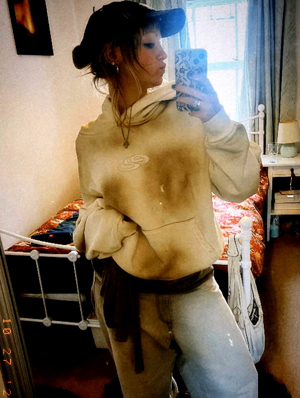 _femalien instagram image archive image