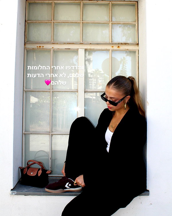 mishel_d_ instagram image archive image