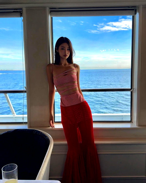 ll.lu1s instagram image archive image