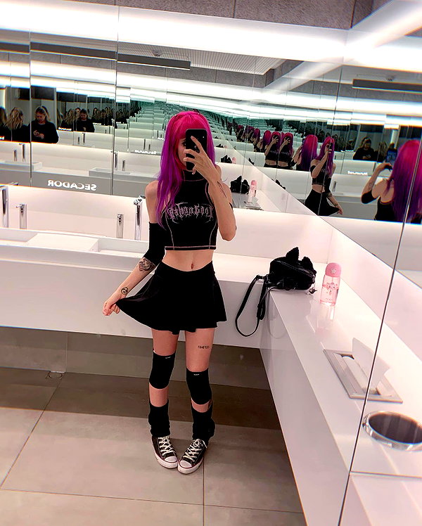 jadelaverne instagram image archive image