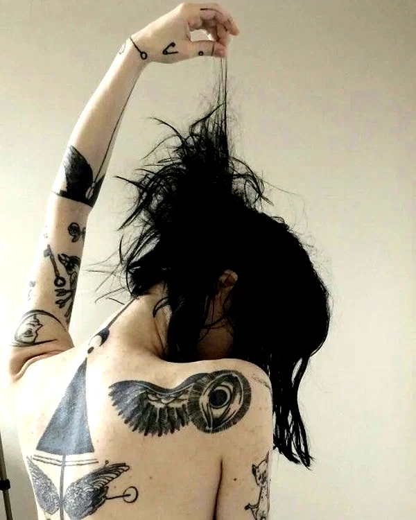 chica.niebla instagram image archive image