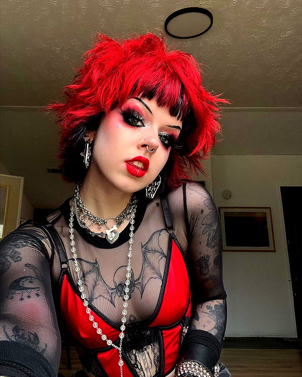 yeahimcaroline instagram image archive image