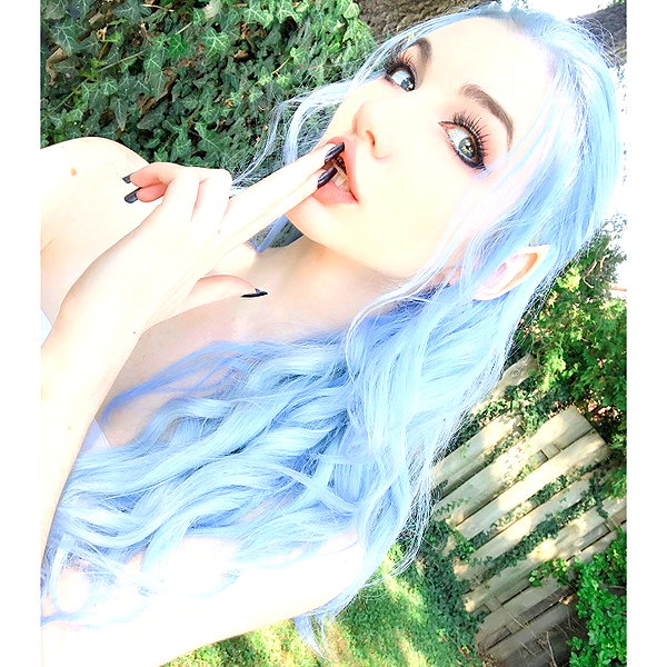 danielle.mercedie instagram image archive image