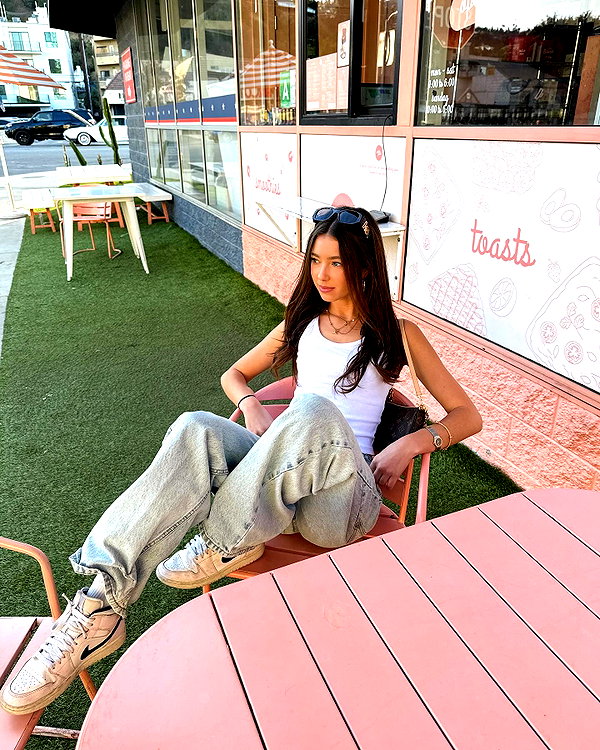 chloerosenbaum instagram image archive image