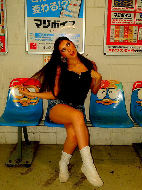 ellianawalmsley instagram image archive image