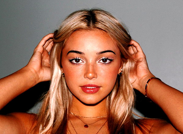 livvydunne instagram image archive image
