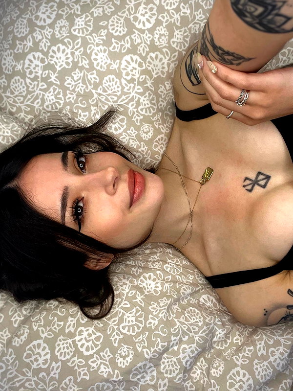 cata.leyah instagram image archive image