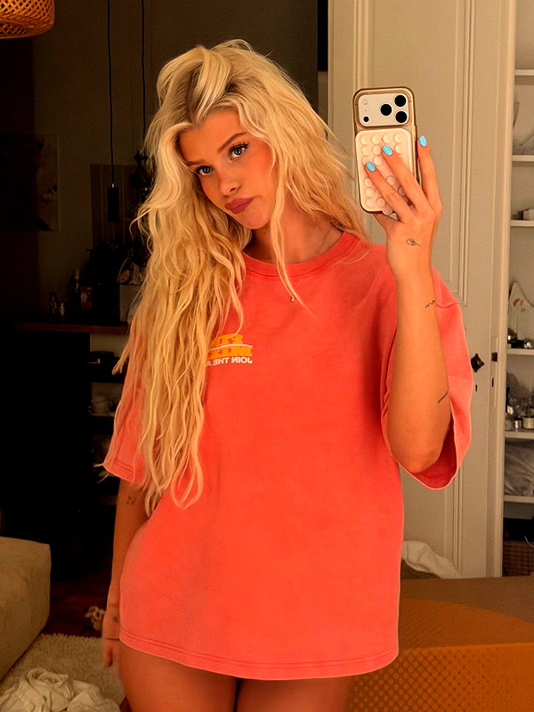 sophiecharlotth instagram image archive image
