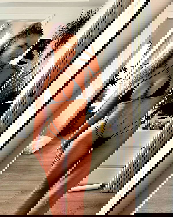 itshayleydavies itshayleydavies archive image