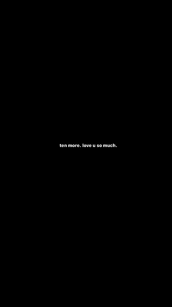 arianagrande instagram image archive image