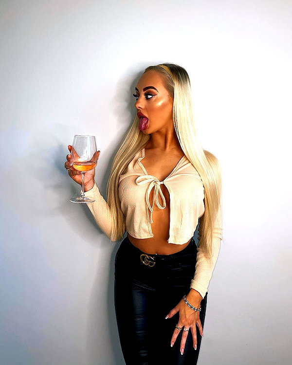 rhiannonbluee instagram image archive image