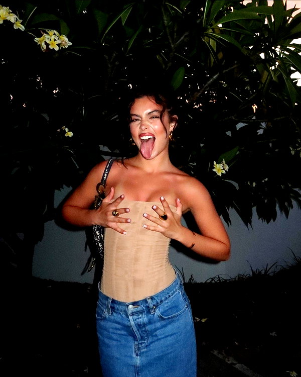 oliviaphillipps instagram image archive image