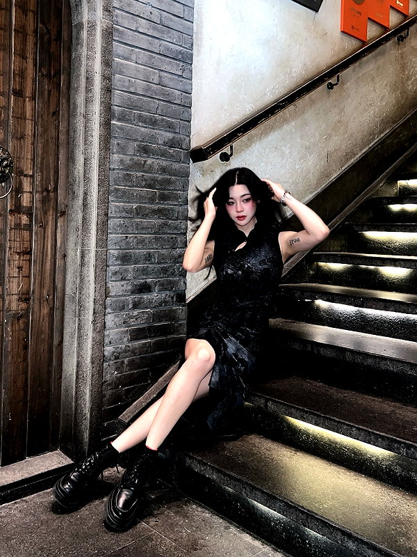 emily.ghoul instagram image archive image