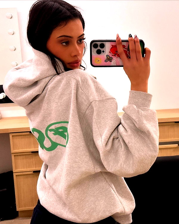 leonanaomii instagram image archive image