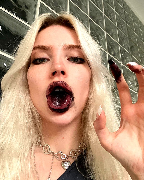 anya4everr instagram image archive image