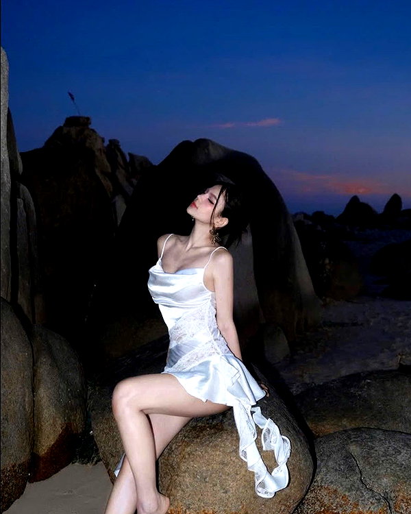 lyhythuedoxinh instagram image archive image