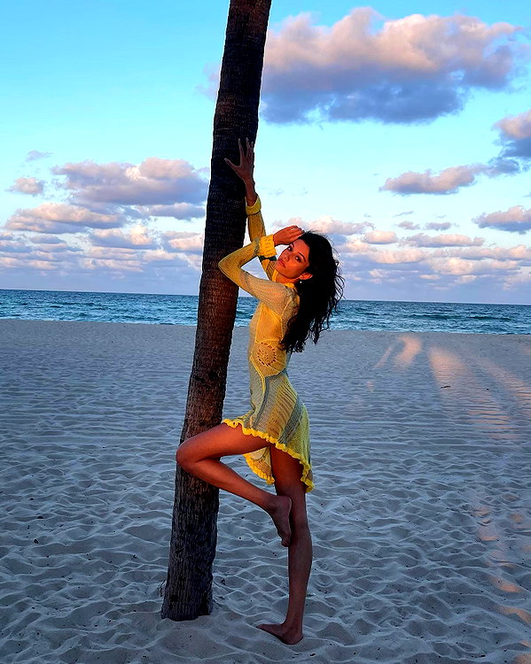 reneeebeller instagram image archive image