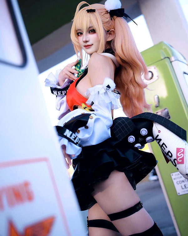 miee_cos instagram image archive image
