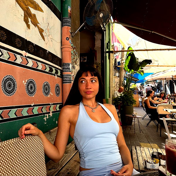 romi_henenson instagram image archive image