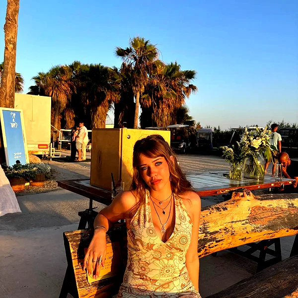 tamarli._ instagram image archive image