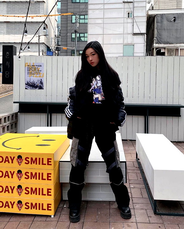 emily.ghoul instagram image archive image