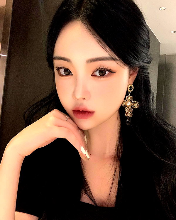 daxbin instagram image archive image