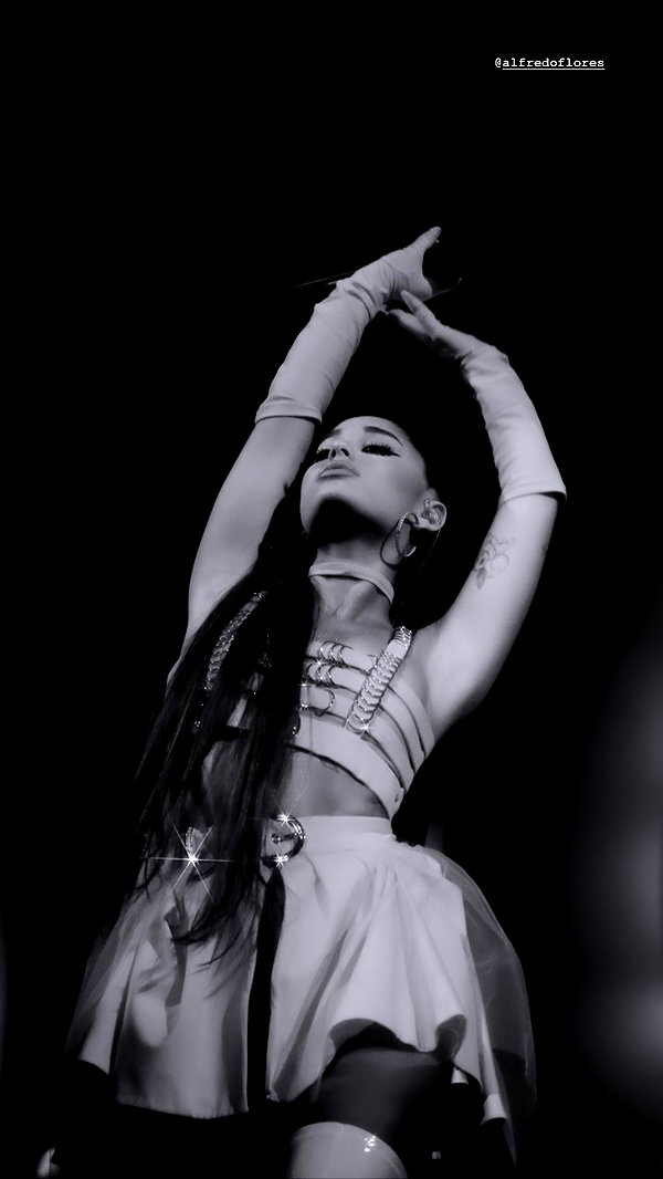 arianagrande instagram image archive image