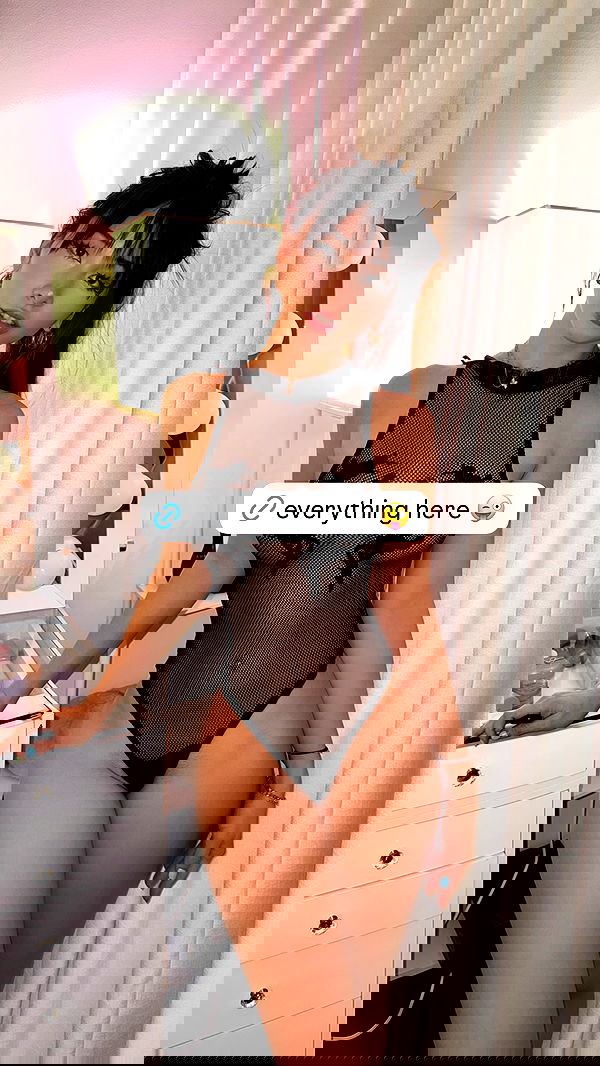 itsmiawaifuu itsmiawaifuu archive image