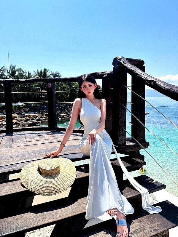 lyhythuedoxinh instagram image archive image