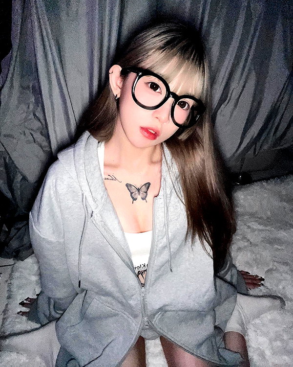 nixqq.425_ instagram image archive image
