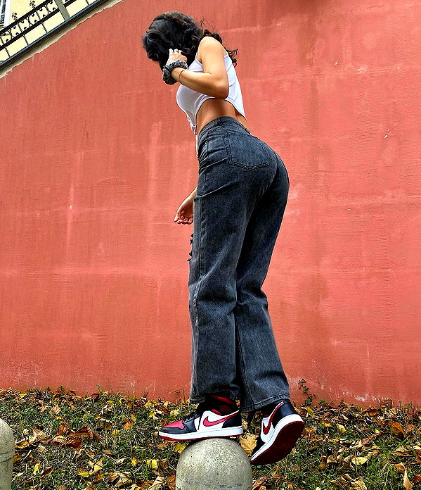 vanessa.rhd instagram image archive image