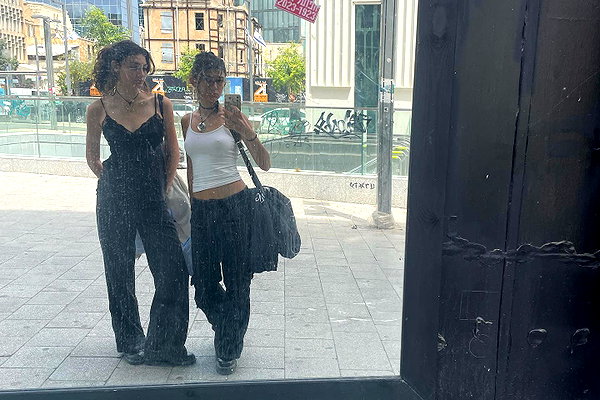 devalluna instagram image archive image