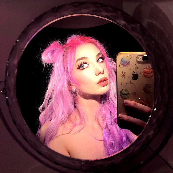 danielle.mercedie instagram image archive image