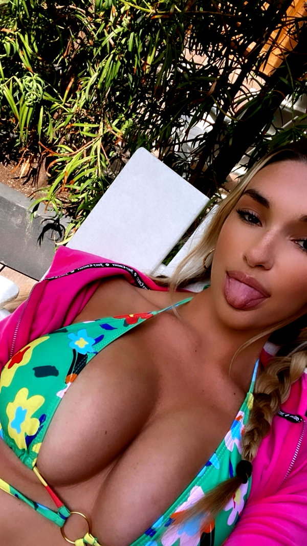 kaylasimmmons instagram image archive image