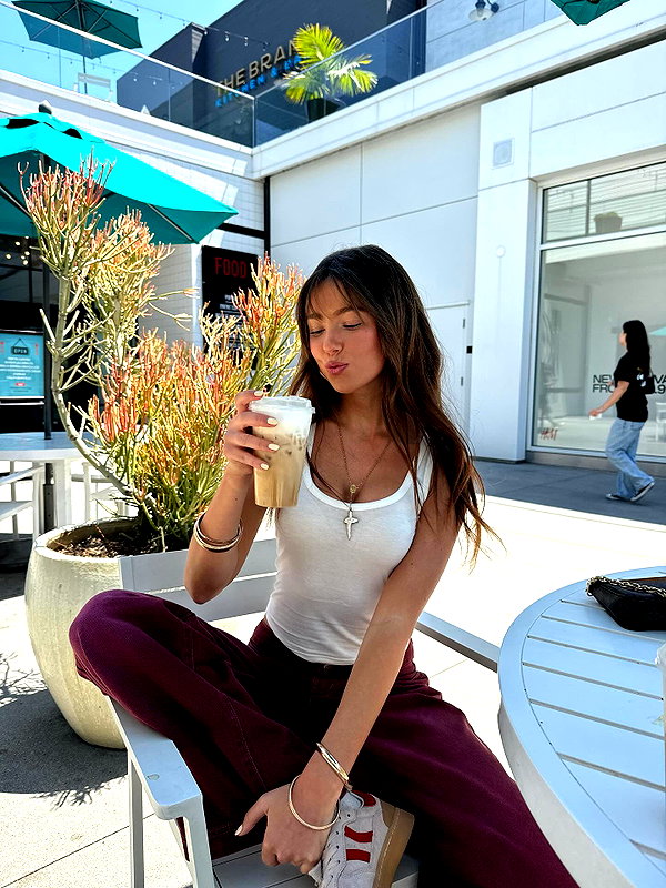chloerosenbaum instagram image archive image