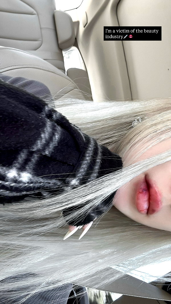 _lia.moon instagram image archive image