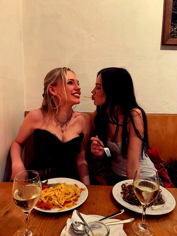 leni.bahr instagram image archive image