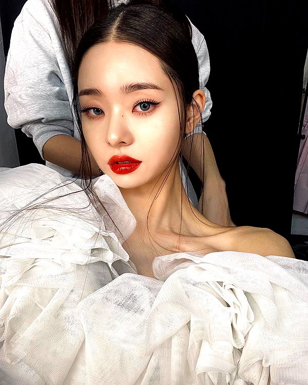 dear.zia instagram image archive image