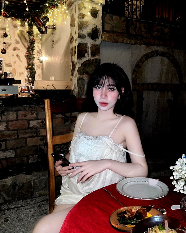 lyhythuedoxinh instagram image archive image