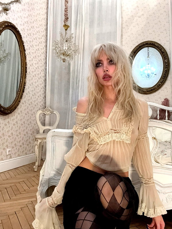 alien.hanna instagram image archive image