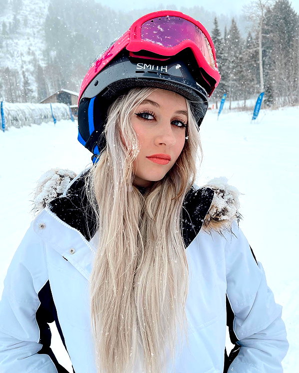 ellianawalmsley instagram image archive image