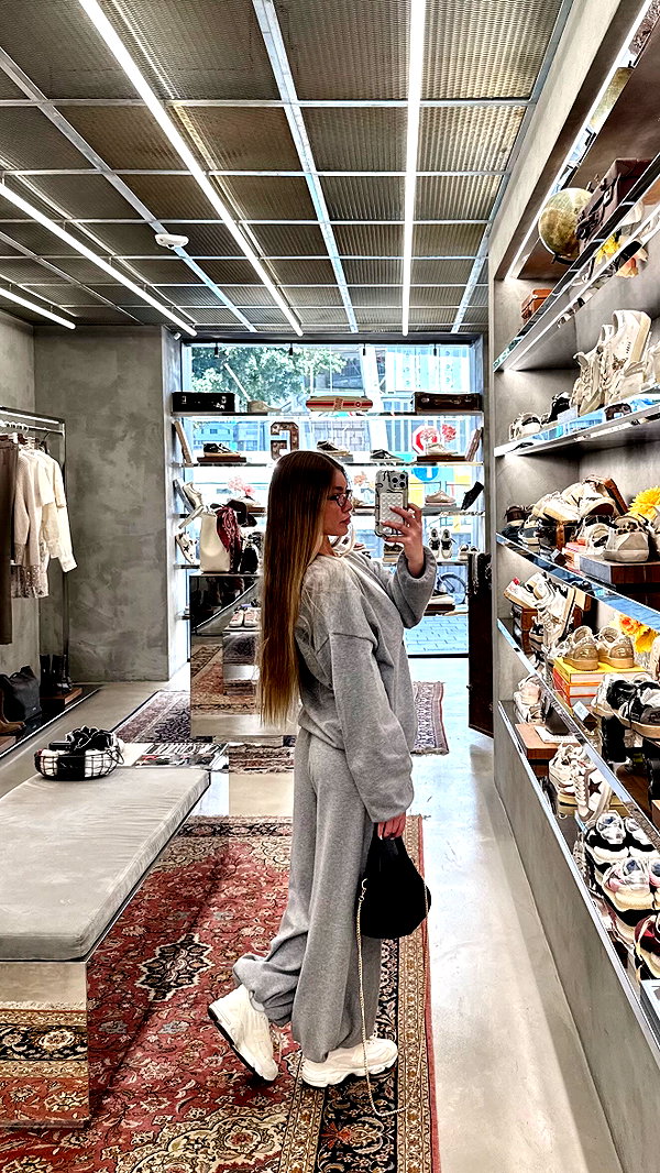 daniella_zeldis instagram image archive image