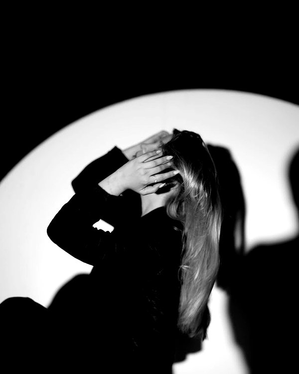 lila.garnik instagram image archive image